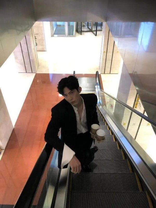 配资一流股票配资门户 这姐…又开始作了？